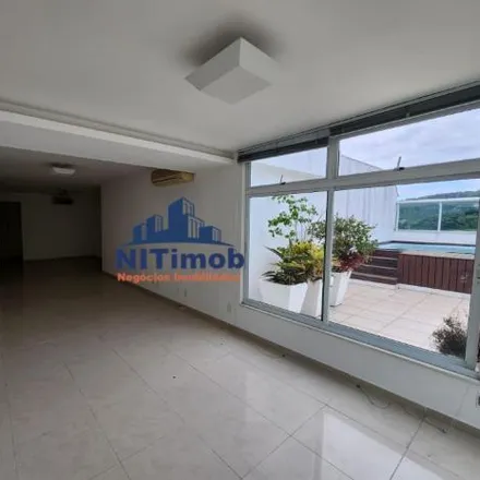 Buy this 3 bed apartment on Rua Tupinambás in São Francisco, Niterói - RJ