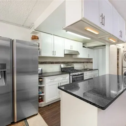 Image 6 - 35-25 86th Street, New York, NY 11372, USA - Duplex for sale