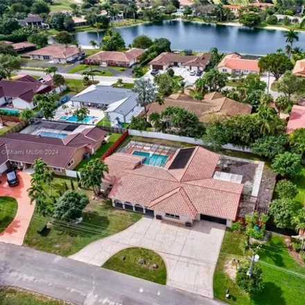 Image 4 - 19320 East Saint Andrews Drive, Country Club, Hialeah Gardens, FL 33015, USA - House for sale
