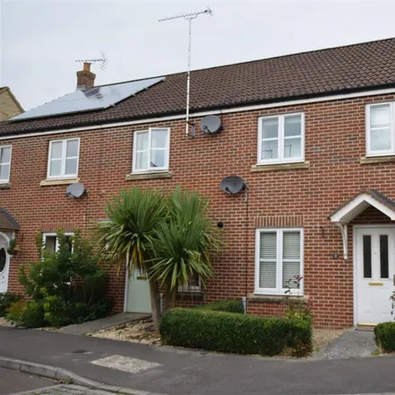 Rent this 3 bed house on 16 Lampeter Road in Swindon, SN25 2BP