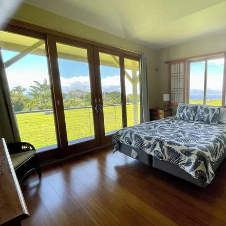 Rent this 3 bed house on Pepeekeo in HI, 96721