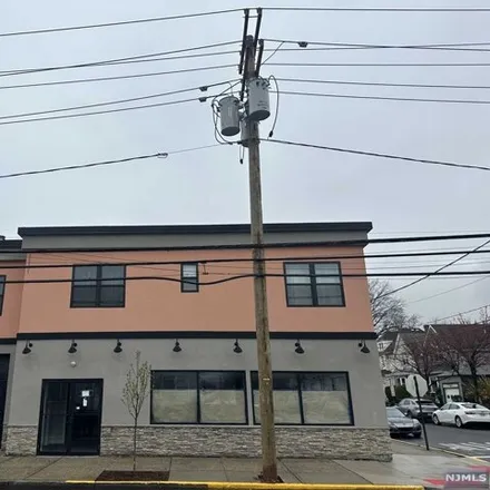 Image 4 - 748 Hudson Avenue, North End Business District, Secaucus, NJ 07094, USA - House for sale