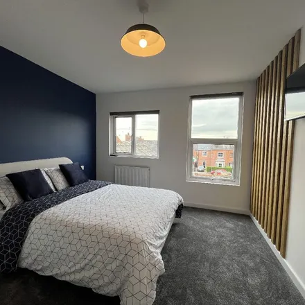 Rent this 6 bed apartment on 1 Denison Street in Beeston, NG9 1AY