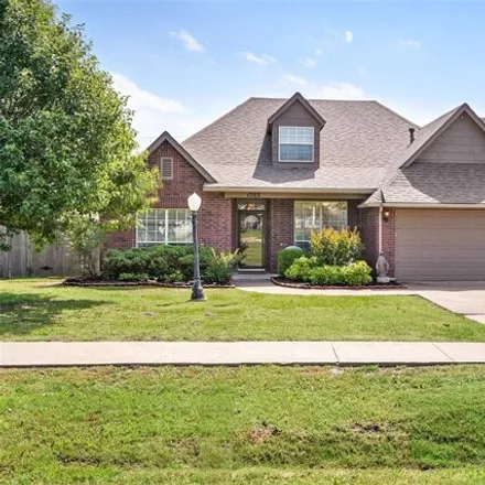 Buy this 5 bed house on 1787 South Lombard Lane in Skiatook, OK 74070