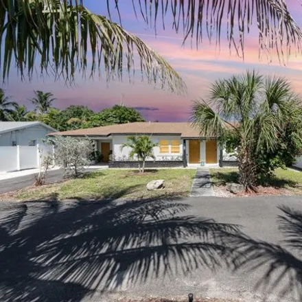 Buy this studio house on 488 7th Avenue in Indialantic, Brevard County