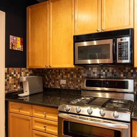 Image 7 - 2454 North Ashland Avenue, Chicago, IL 60614, USA - Condo for sale