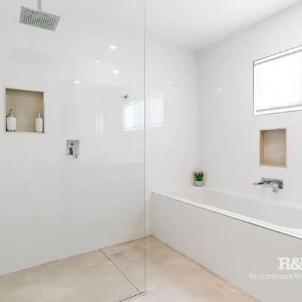 Image 5 - The Quarterdeck, Noosa Heads QLD 4567, Australia - Apartment for rent