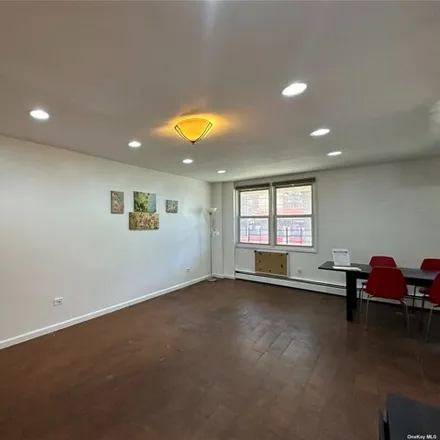 Image 3 - 140-49 34th Avenue, New York, NY 11354, USA - Apartment for rent