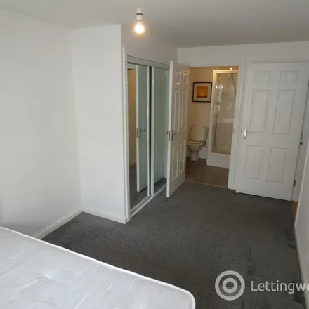 Rent this 3 bed apartment on Kingston Quay in Wallace Street, Glasgow