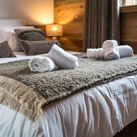 Rent this 5 bed apartment on Saint-Sorlin-d'Arves in Route du Col de la Croix de Fer, 73530 Saint-Sorlin-d'Arves