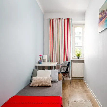 Rent this 6 bed room on Aleja Niepodległości 227/233 in 02-087 Warsaw, Poland