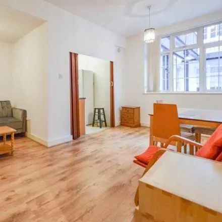 Rent this 1 bed room on Hanover Gate Mansions in Park Road, London