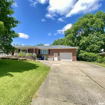 Buy this 3 bed house on 714 N 9 1/2 St in Monmouth, Illinois