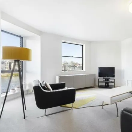 Buy this 1 bed apartment on Riverside Court in 1-33 Nine Elms Lane, Nine Elms