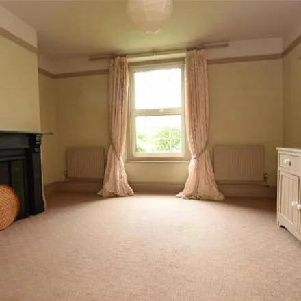 Image 6 - Longwell House, Bath Road, Bristol, BS30 9DX, United Kingdom - House for rent