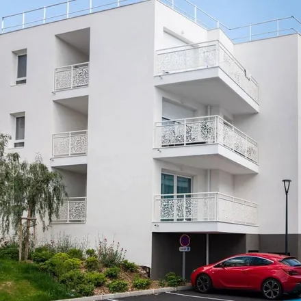 Rent this 2 bed apartment on 81 Avenue du Général de Gaulle in 83300 Draguignan, France