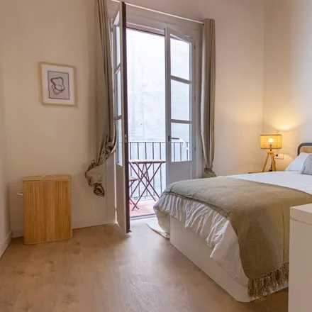 Rent this 3 bed room on Carrer de València in 47, 08001 Barcelona