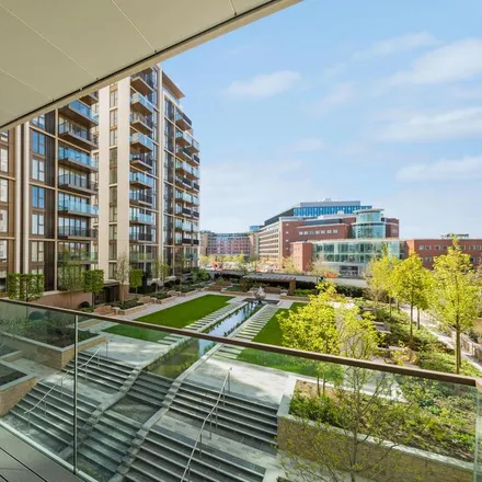 Rent this 1 bed apartment on Fountain Park Way in London, W12 7LF