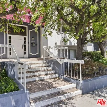 Image 1 - 5377 Yarmouth Avenue, Los Angeles, CA 91316, USA - House for rent
