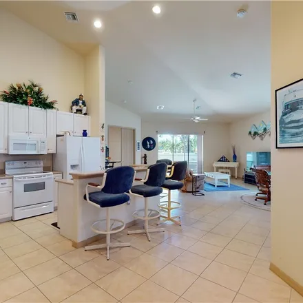 Image 3 - 5432 Peppertree Drive, Iona Gardens, Iona, FL 33908, USA - Townhouse for sale