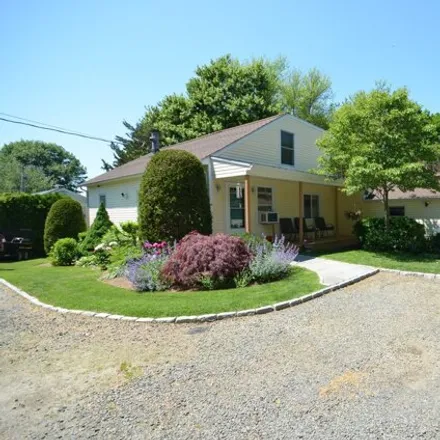 Buy this 5 bed house on 744 New Haven Avenue in Milford Lawns, Milford