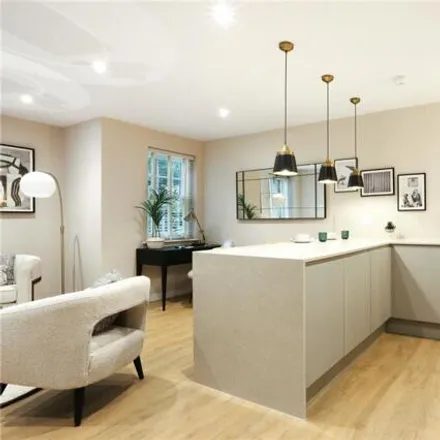 Image 3 - Cullesden Road, London, CR8 5LD, United Kingdom - Apartment for sale