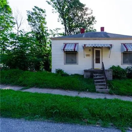 Buy this 3 bed house on 511 South 21st Street in St. Joseph, MO 64501