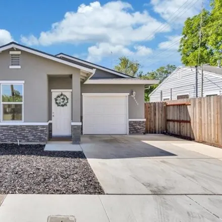 Buy this 3 bed house on 6th Avenue in Sacramento, CA 95817