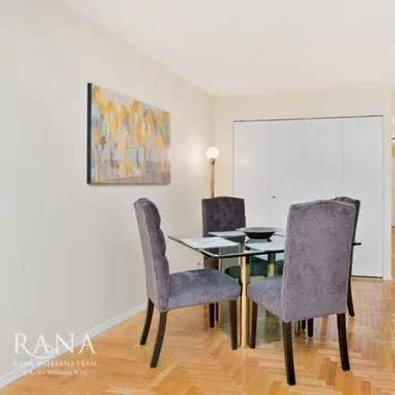 Image 4 - Trump Parc Condominium, 106 Central Park South, New York, NY 10019, USA - Condo for rent