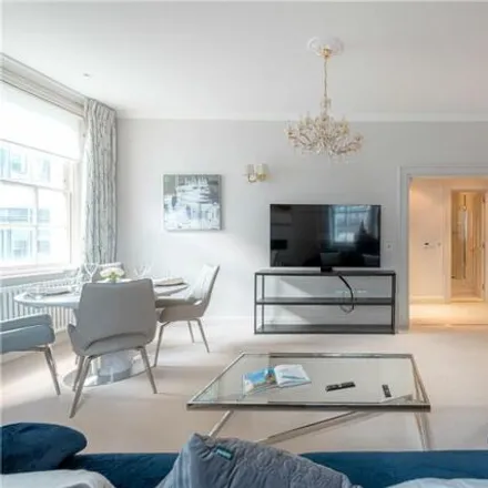 Rent this 2 bed room on 18 Curzon Street in London, W1J 7SX