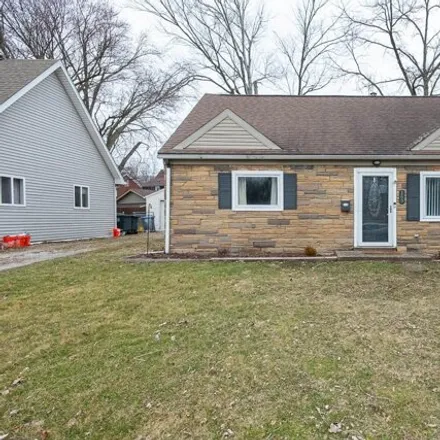 Buy this 3 bed house on 199 South Frank Boulevard in Akron, OH 44313