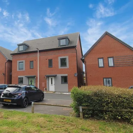 Rent this 4 bed townhouse on 13 Shale Row in West Clyst, EX1 3XH