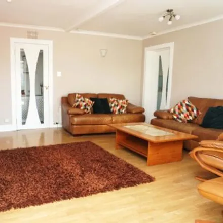Image 4 - Moffat Place, Gardenhall, South Lanarkshire, G75 8RX, United Kingdom - House for sale