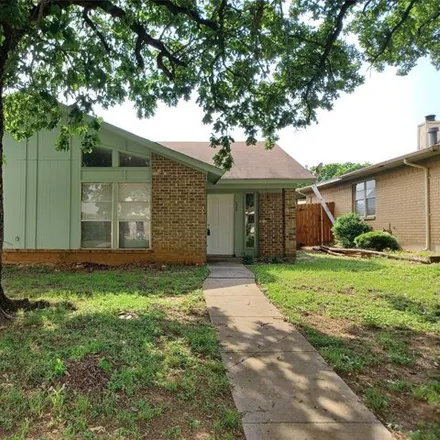Rent this 2 bed house on 550 Guerin Drive in Arlington, TX 76012