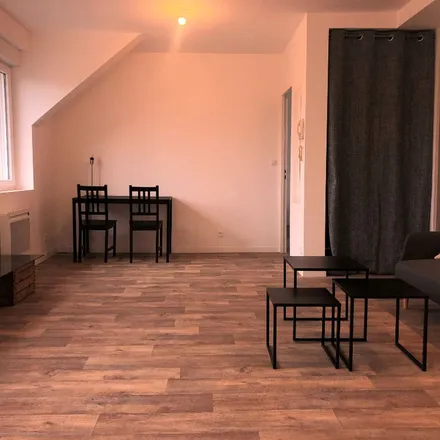 Rent this 3 bed apartment on Montfort-sur-Meu in Boulevard Villebois Mareuil, 35160 Montfort-sur-Meu