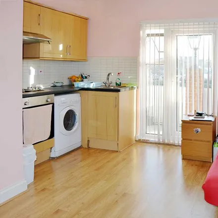 Rent this studio apartment on Central Middlesex Hospital in Acton Lane, London