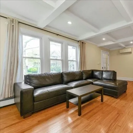 Image 3 - 49-05 217th Street, New York, NY 11364, USA - House for sale