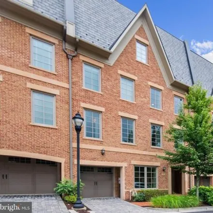 Rent this 4 bed townhouse on 1433 Ridgeview Way Northwest in Washington, DC 20007