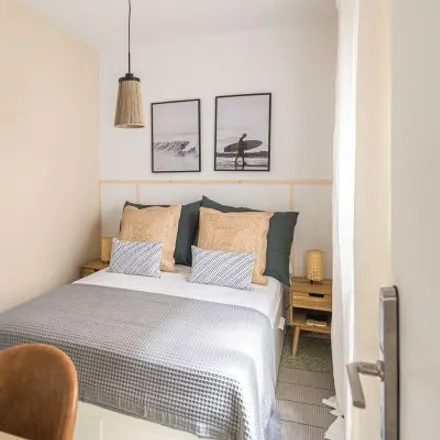 Rent this 3 bed room on Carrer de Ríos Rosas in 7, 08006 Barcelona