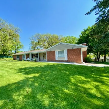 Image 2 - S65W12749 Byron Road, Muskego, WI 53150, USA - House for sale