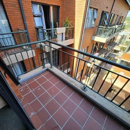 Image 6 - Campus Square, Kingsway Avenue, Rossmore, Johannesburg, 2001, South Africa - Apartment for rent
