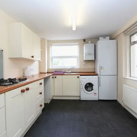 Image 2 - Prestige Student Living (Renslade House), Bonhay Road, Exeter, EX4 3AY, United Kingdom - Townhouse for rent