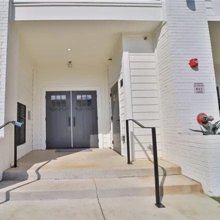 Rent this 2 bed condo on 1330 Lipscomb Street in Fort Worth, TX 76110