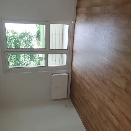 Rent this 3 bed apartment on Feldlerchenweg 6a in 04178 Leipzig, Germany