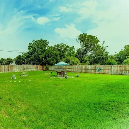 Buy this 3 bed house on 186 Lilac Lane in Azle, TX 76020