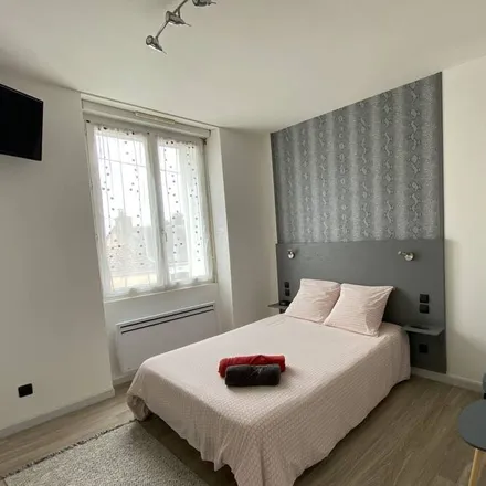 Rent this 1 bed apartment on 85000 La Roche-sur-Yon