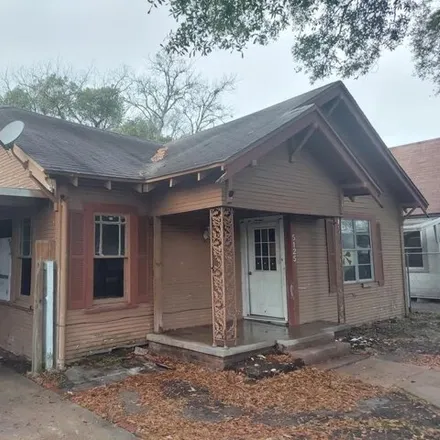 Buy this 3 bed house on 5147 5th Street in Lakeview, Port Arthur