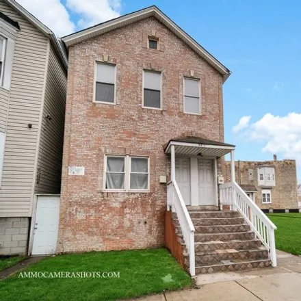 Buy this 7 bed house on 4451 South Union Avenue in Chicago, IL 60609