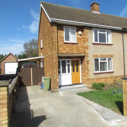 Rent this 3 bed duplex on The Wishing Well in Whaddon Way, Bletchley