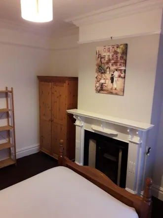 Rent this 6 bed room on Cranmore Road in Wolverhampton, WV3 9NN
